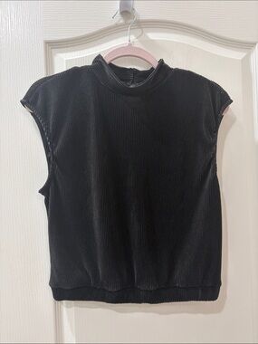 Ro & De Black Ribbed Mock Neck Sleeveless Top